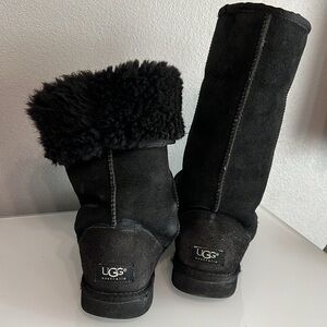 UGG Australia tall Women’s black sheepskin boot size 8